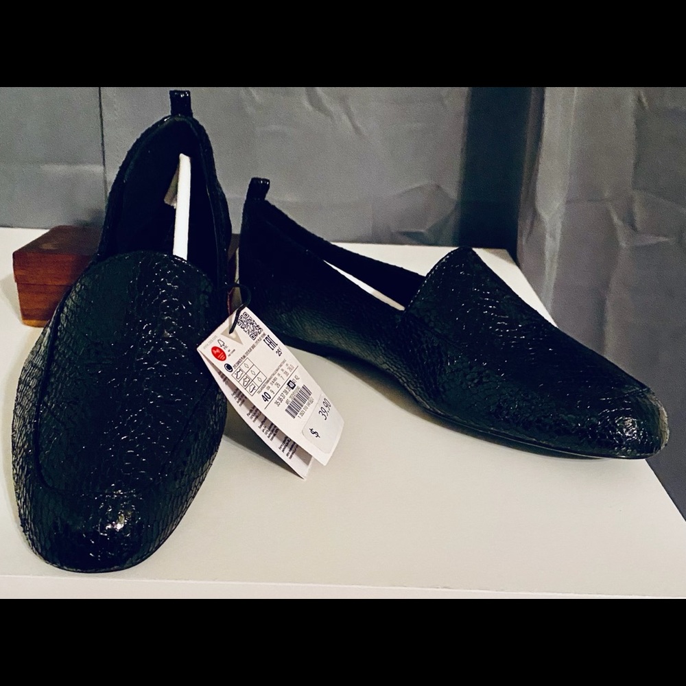 Flat shoes